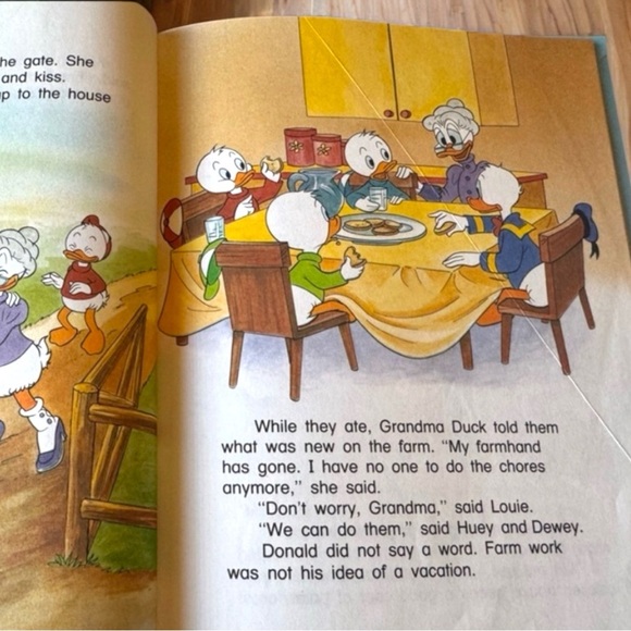 VINTAGE Walt Disney Fun-To-Read Library - 4-Book Lot - 1980s Bantam Books - Picture 12 of 16